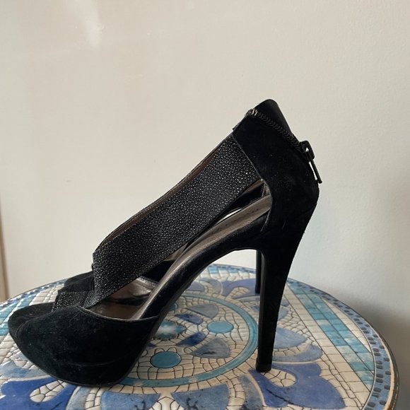 Peep Toe Black Pump - Picture 2 of 3